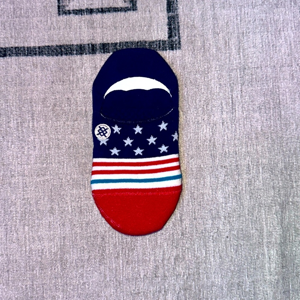 NWOT. Woman’s size Small Stance no show socks. America colors and pattern. - Picture 1 of 3